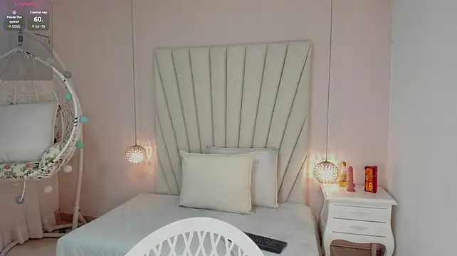 Greymarii stripchat live cam model