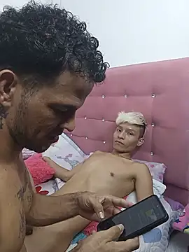 RyanyMax stripchat live cam model