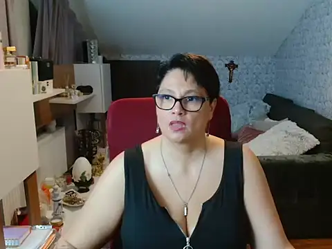 CallmeHellen4you stripchat live cam model