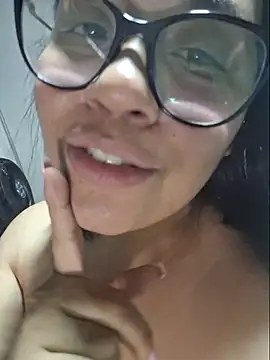 yasminmeyerofc stripchat live cam model