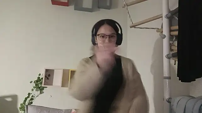 KelliBeatrice stripchat live cam model
