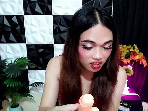Sweetxxxkisha stripchat live cam model