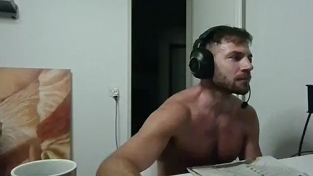 alpha-hunk stripchat live cam model