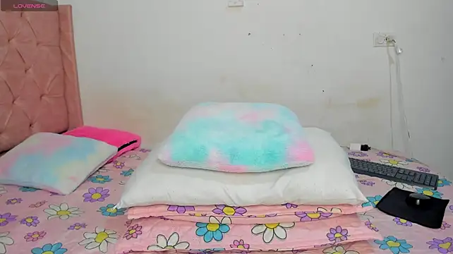 solpeich stripchat live cam model