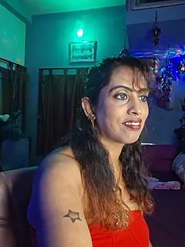 Poisonou5 stripchat live cam model