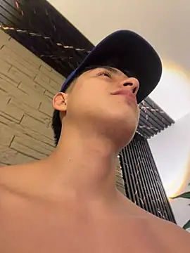Lander_Cruz stripchat live cam model
