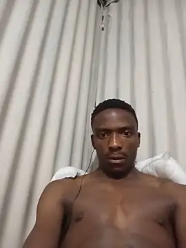 Silvermkhulu0 stripchat live cam model