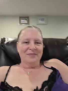 CanadianQueen1973 stripchat live cam model