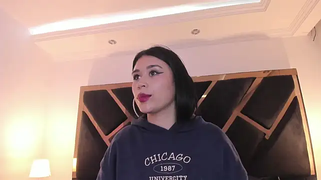 SusanVilla stripchat live cam model