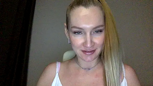 Neralith stripchat live cam model