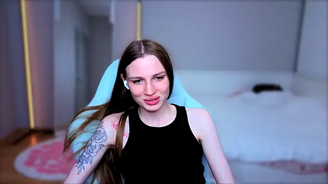StellaLawless stripchat live cam model