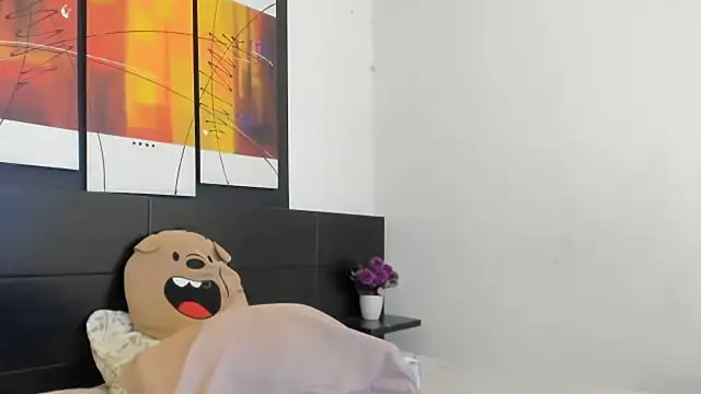 MeganRhyder stripchat live cam model