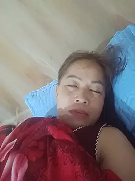 -Luni- stripchat live cam model