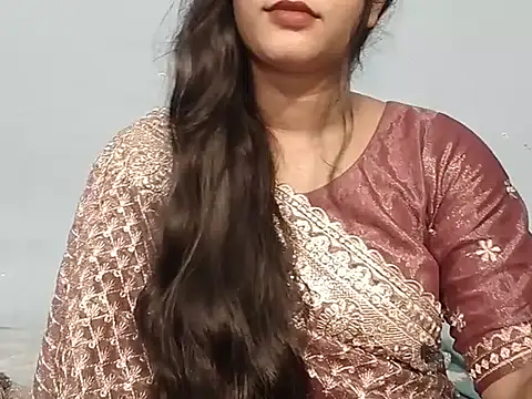 Adhiti_1 stripchat live cam model