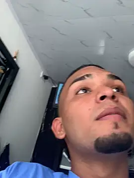 kevinhuv stripchat live cam model