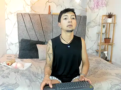 Brian_77_ stripchat live cam model