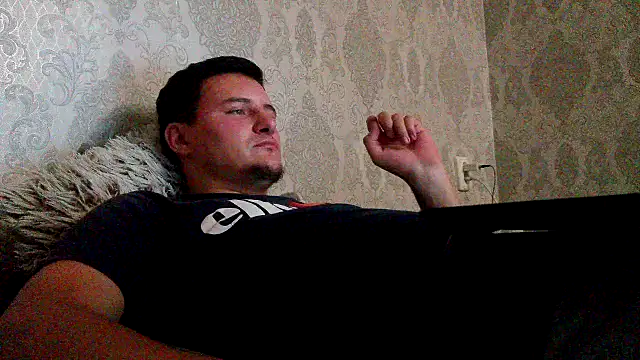 miki_lav1 stripchat live cam model