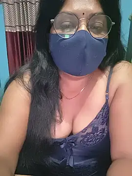 SexyRenukaa stripchat live cam model