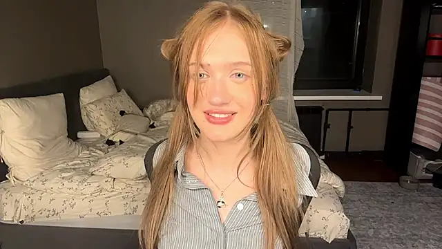 LinaPawss stripchat live cam model