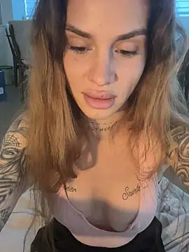 EmiliaCatalina stripchat live cam model