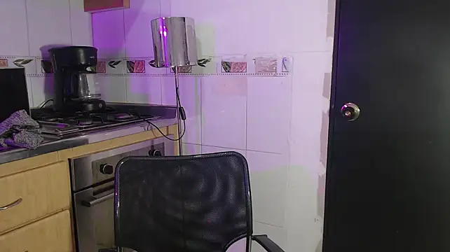 emily_rz1 stripchat live cam model
