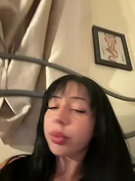SierraXX stripchat live cam model