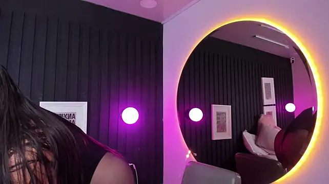 Isabella_max stripchat live cam model