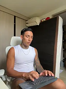 sendfer stripchat live cam model