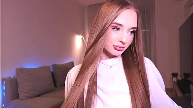 petitegonwiild stripchat live cam model