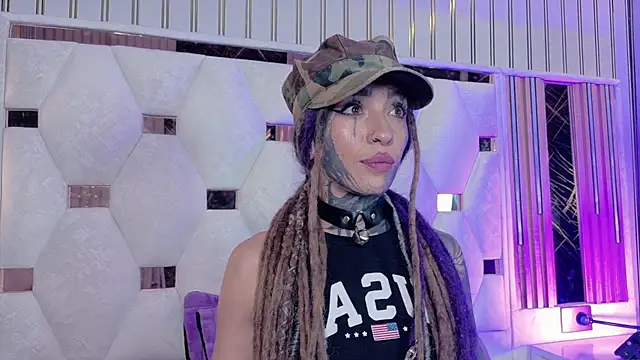Lucy_Doll8 stripchat live cam model