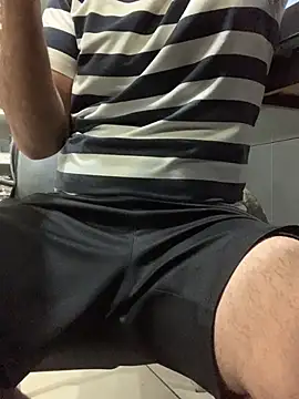 bigdickguy21cm stripchat live cam model