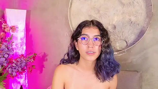 Rouse_purple stripchat live cam model