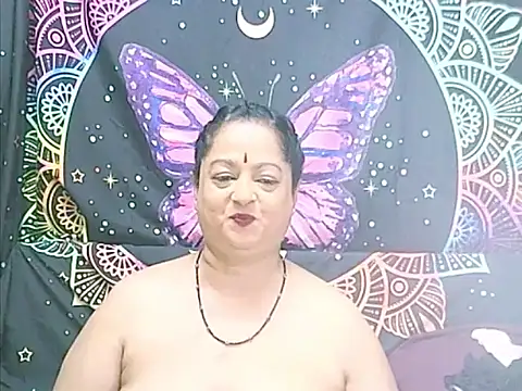 matureindian stripchat live cam model