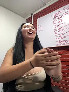 emmacortez2_ stripchat live cam model