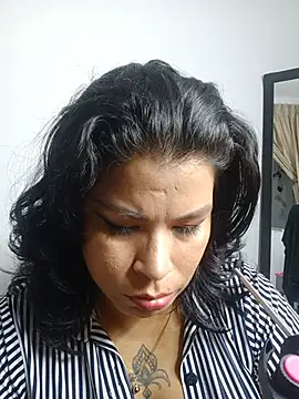 Aurorasaenz_ stripchat live cam model