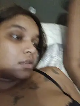 Indianqueen03 stripchat live cam model