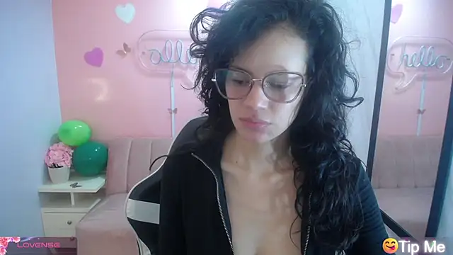 Tyna_ch stripchat live cam model