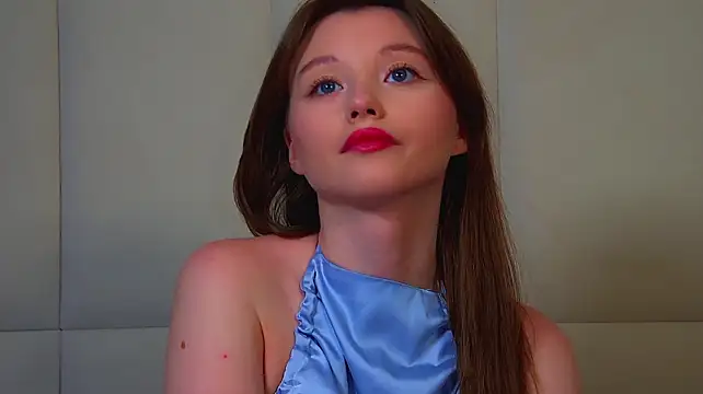 KeiraAsti stripchat live cam model