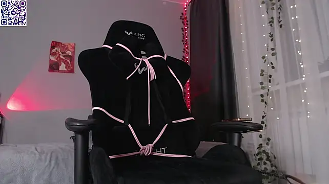 dolll_maiya stripchat live cam model