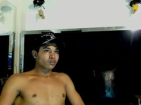 RafaelVander stripchat live cam model