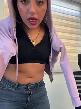 RubyLuxe_ stripchat live cam model