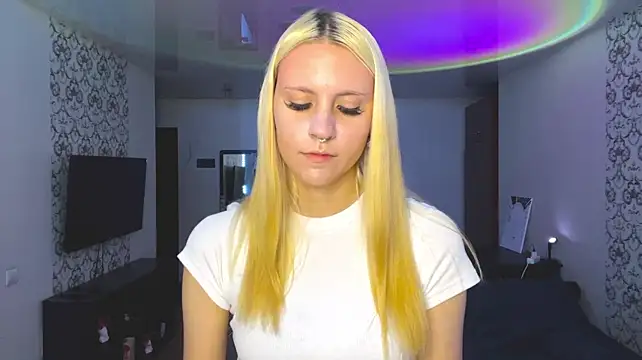 MildredGuckes stripchat live cam model