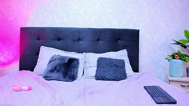 ThaliaRivers stripchat live cam model