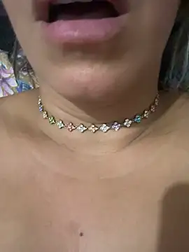 Elvira75 stripchat live cam model
