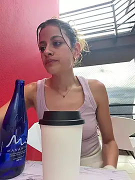 alana15 stripchat live cam model