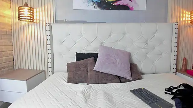 sue__stark stripchat live cam model
