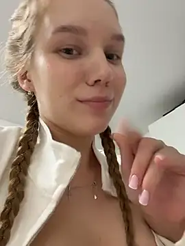 Ketitull stripchat live cam model