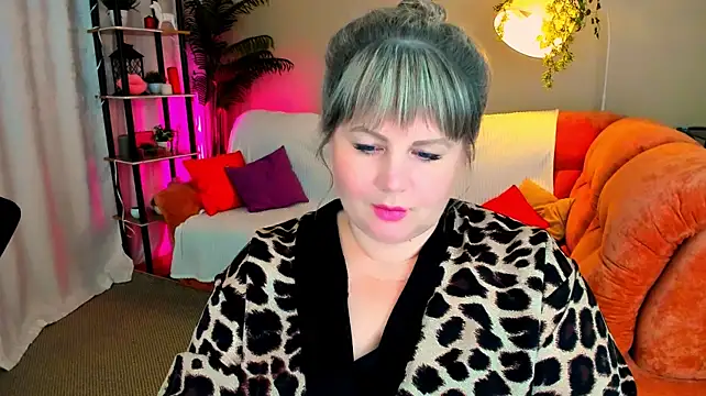 CrystaalStaar stripchat live cam model