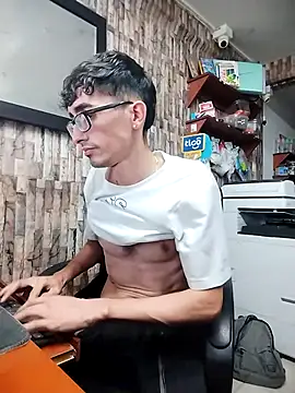 jhosuamoore stripchat live cam model