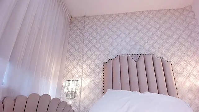 zoejenner_ stripchat live cam model